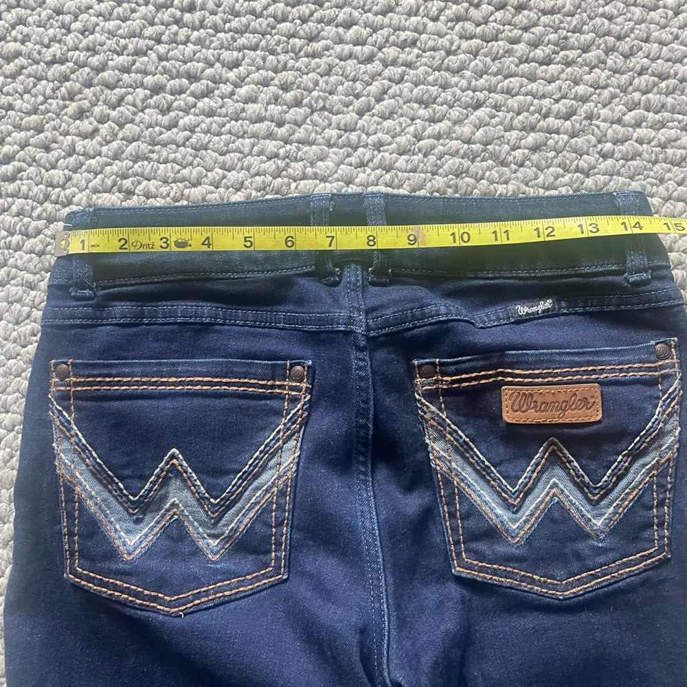 Wrangler Mid Rise Boot cut - Picture 5 of 8